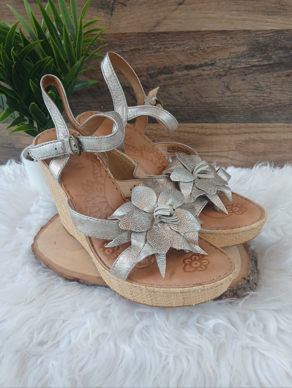 Born Metallic Flower Wedges